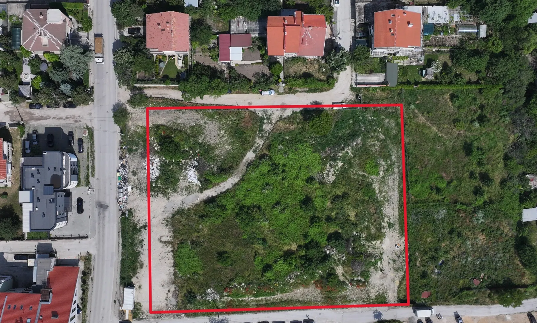 Снимка от дрон на терена на Casa Verde във Варна преди началото на строителството, юни 2026