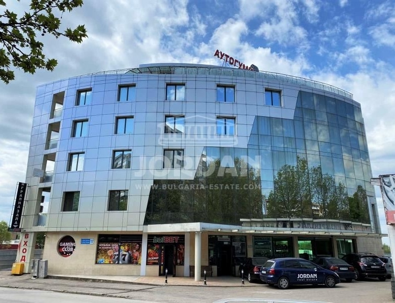 Medical office for rent in an office building, 68 square meters with kitchen, suitable for dental office, MOL VARNA - 0