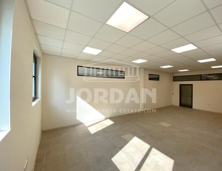 Office with TWO PARKING SPACES, 63 m2, ground floor, next to furniture palace - 0