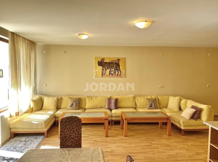 Продается 3-комнатная квартира в г. Варна - k.k. Золотые пески 116м2, в метрах от моря, меблирована - 0