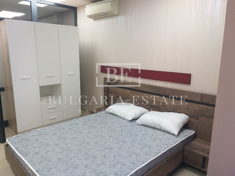 🏢 Spacious Two Bedroom Apartment with South Exposure and Convenient Location 🏢 - 0