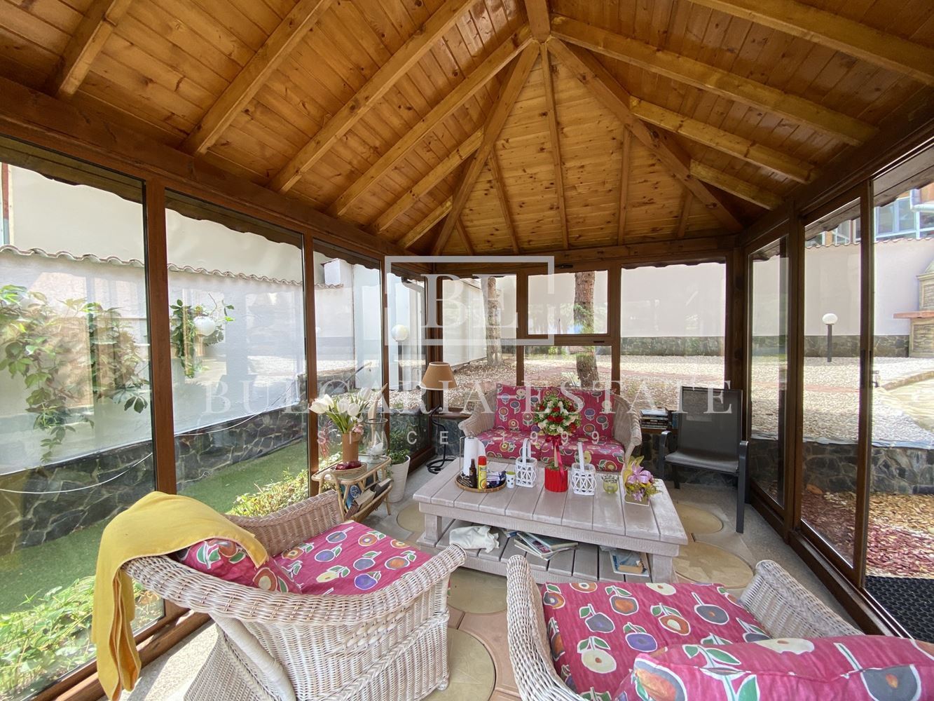 🏡🌿 Луксозна къща с двор в село Рогачево - само на 10 минути от плажовете на Албена! 🌞🏖️ - 0
