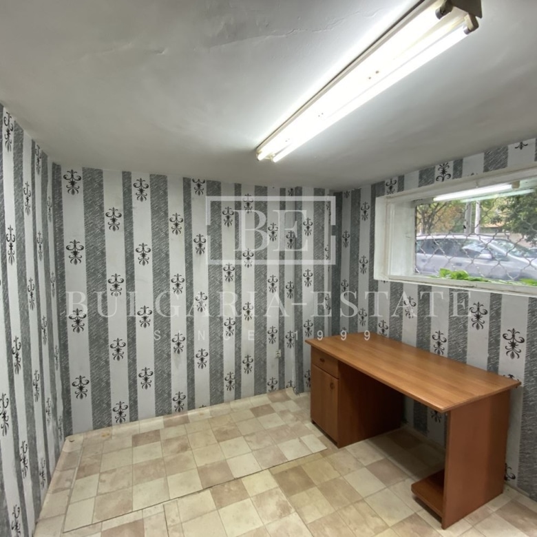 🏢 OFFICE with status SHOP in the center of the town. Varna, ul. Alexander Rachinski, next to the bus stop 📍 - 0