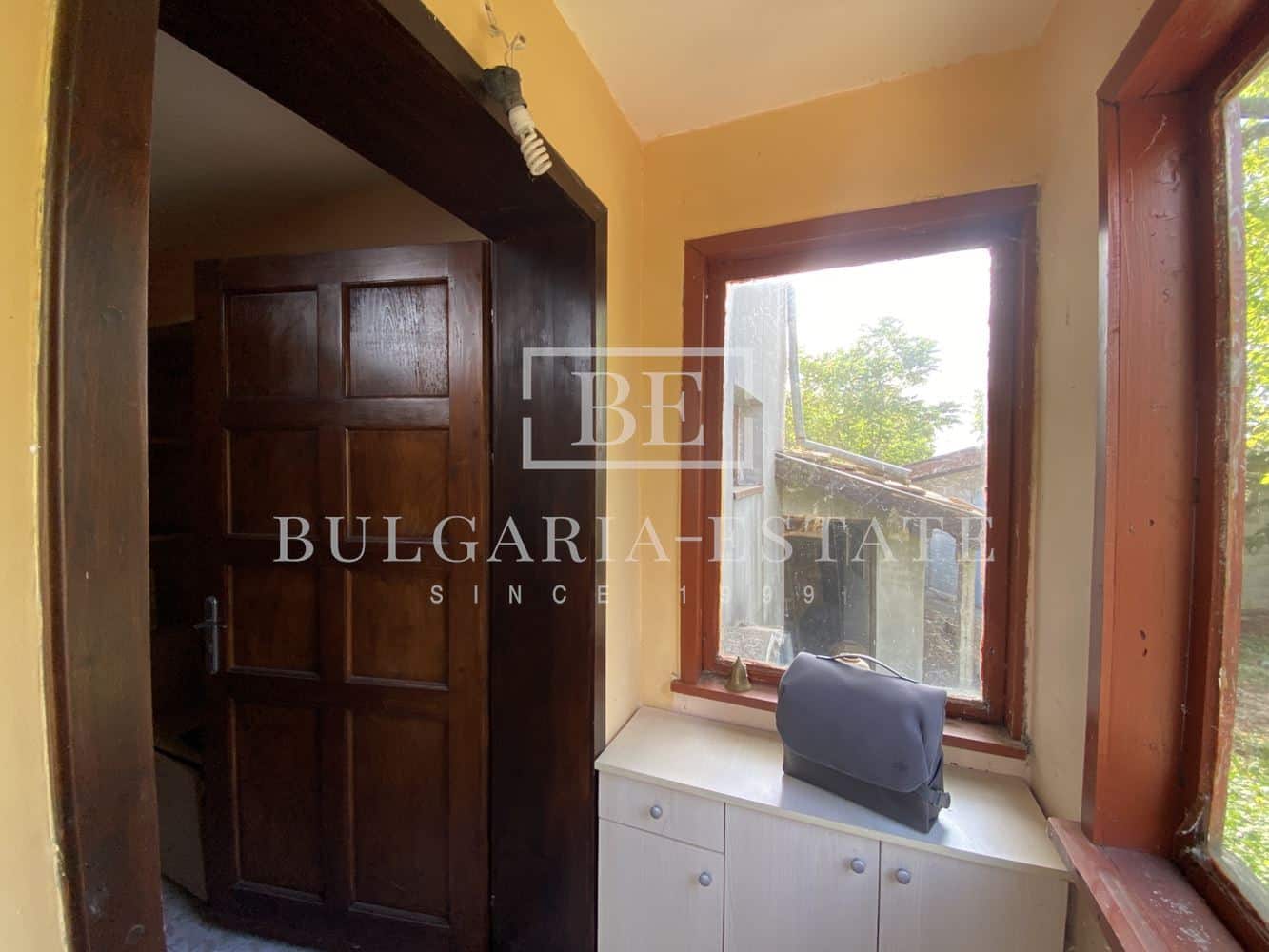 Fabulous house in the village of Krumovo, Varna district, 4 bedrooms, fireplace, large yard, buildings - 0
