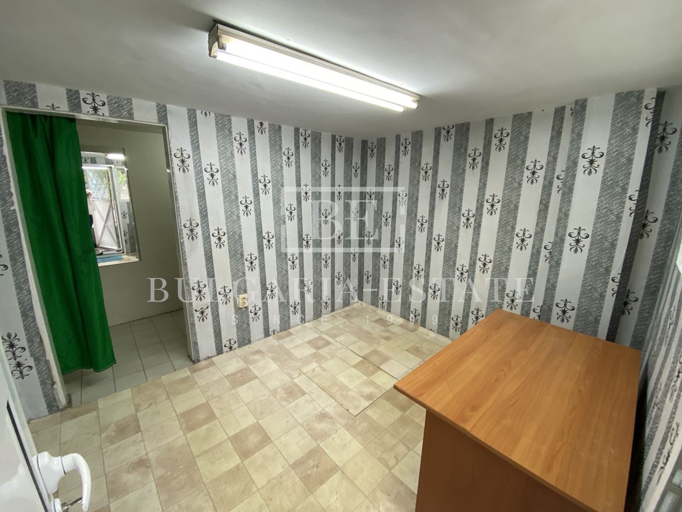 🏢 OFFICE with status SHOP in the center of the town. Varna, ul. Alexander Rachinski, next to the bus stop 📍 - 0