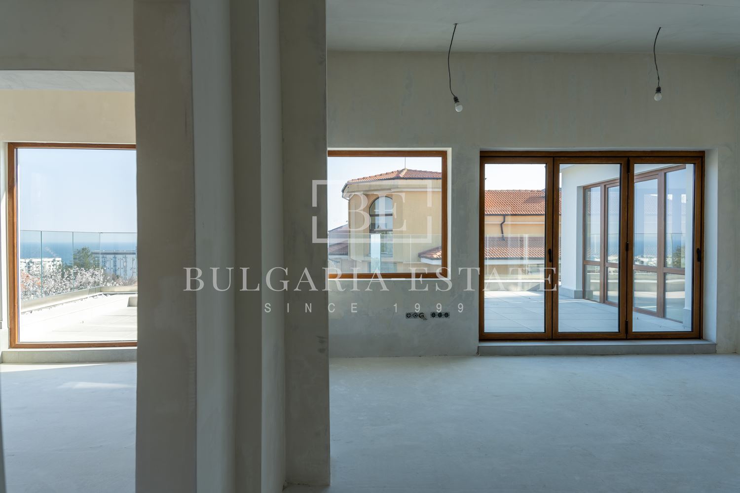 Floor of a house - 3-bedroom apartment, Evksinograd, gr. Varna, panorama - 0