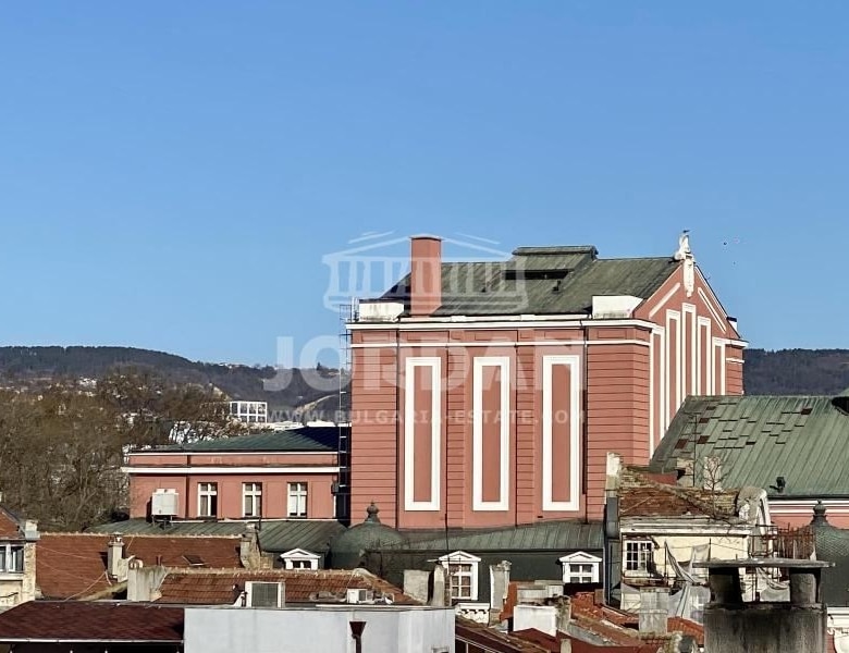 Продажба 3-стаен с покривна тераса гр. Варна - Операта 150m² - 0