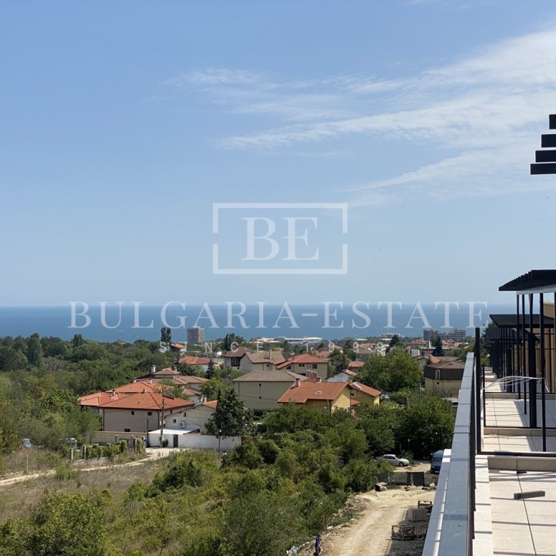 BULGARIA-ESTATE for sale 3-bedroom apartment on the top floor with amazing sea view - 0