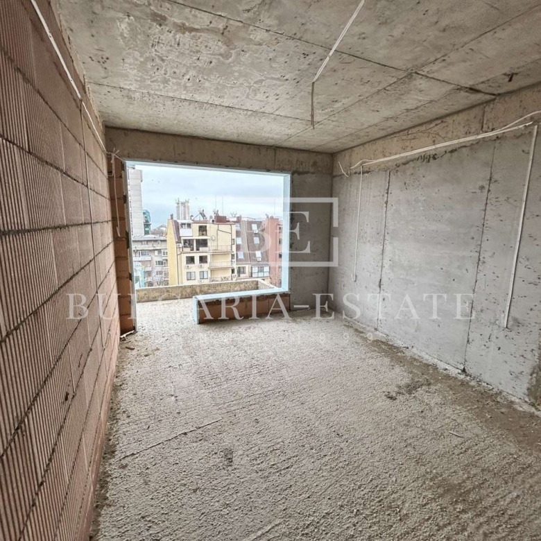 Four bedroom apartment in the center of town. Varna!! - 0
