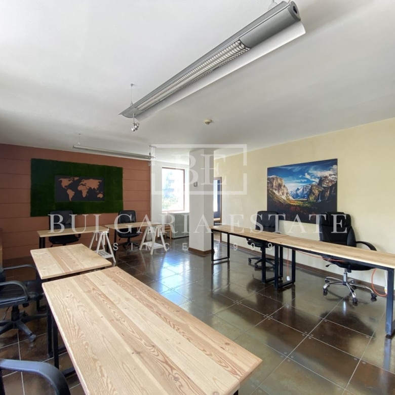 Vacant office space in an office building including all monthly expenses, TELEVISION, INTERNET, CAFE AND WATER, TOP LOCATION - 0