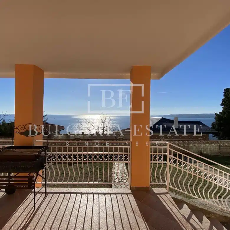 🌊 2-bedroom apartment in luxury house, large veranda with sea view, yard, parking space - 0