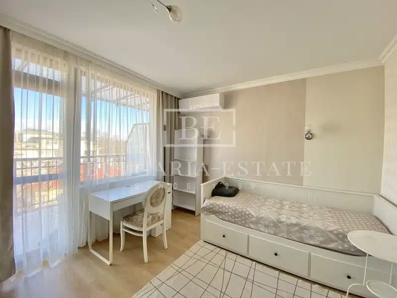 Unique two-bedroom apartment near the entrance of the Sea Garden (summer theater) - 0