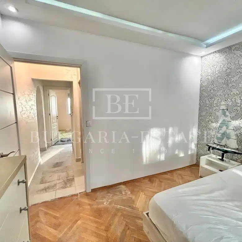 Wonderful two bedroom apartment in the center of the town of. Varna - 0