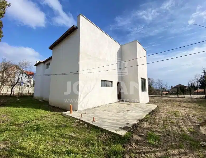 House with three bedrooms, 470 sq.m. yard, TRACT, BDS 🏡🌳 - 0