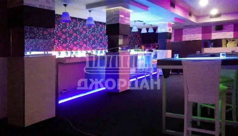 Restaurant - status of Piano-bar - 205 sq. m., Center, gr. Varna, with equipment, land and parking space - 0