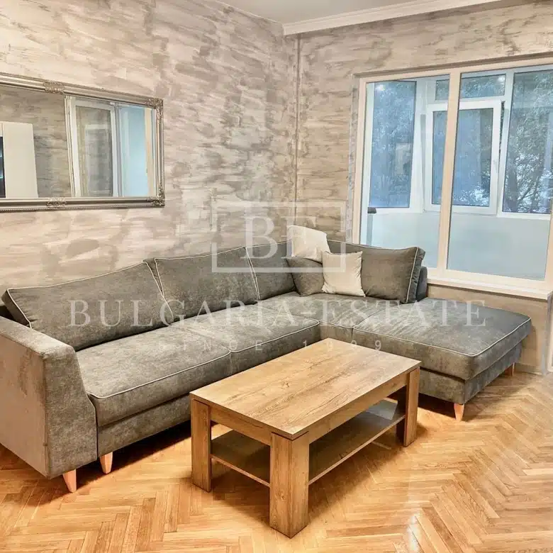 Замечательная трехкомнатная квартира в центре г. Варна - 0