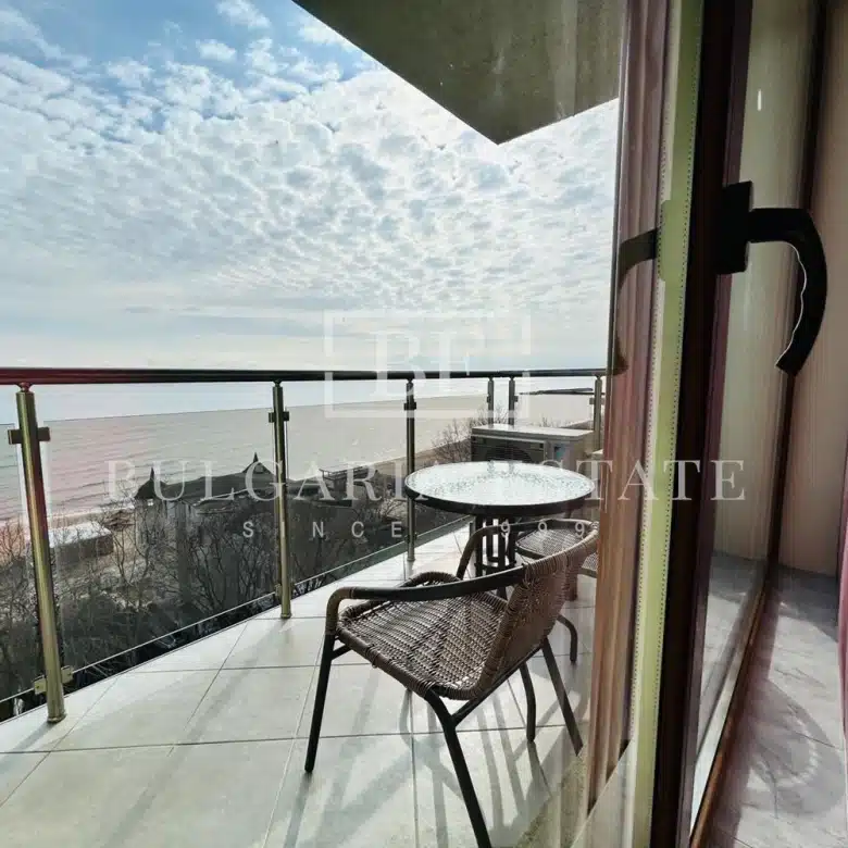 Слънчев двустаен апартамент с невероятна морска панорама! - 0