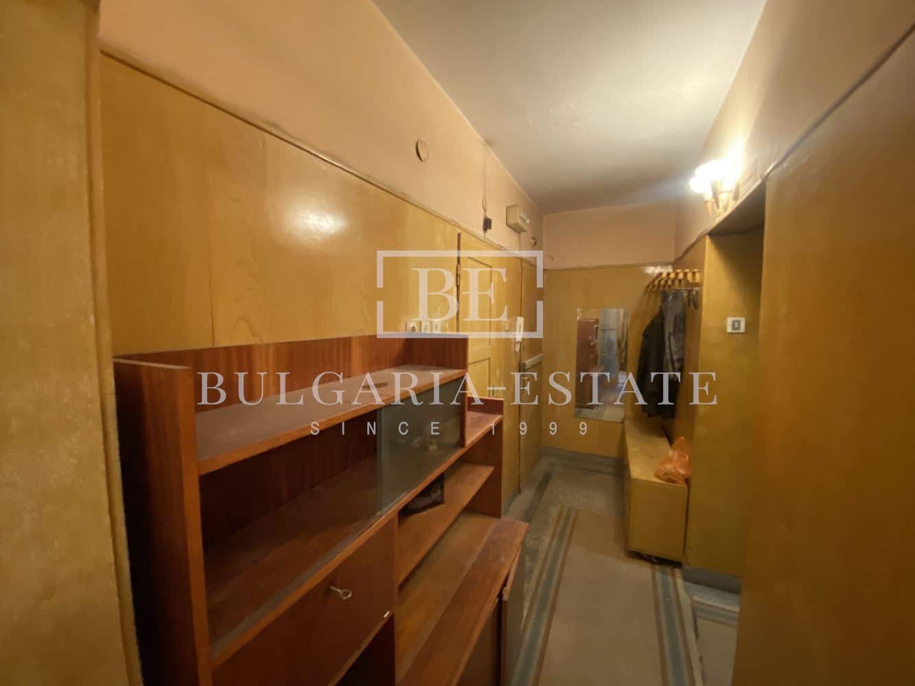 Two bedroom apartment for renovation, sq. Chattalja, gr. Varna, 80 sq.m., renovated - 0