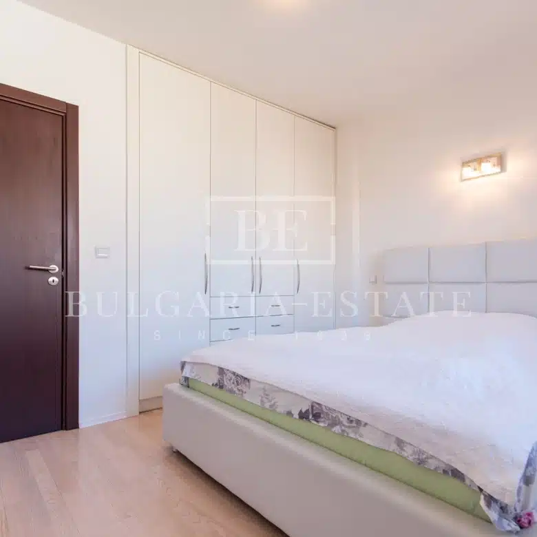 Two bedroom apartment in the center of the town of. A two-bedroom apartment in the center of Varna, next to the entrance of the Summer Theatre. Macedonia, Musical - 0