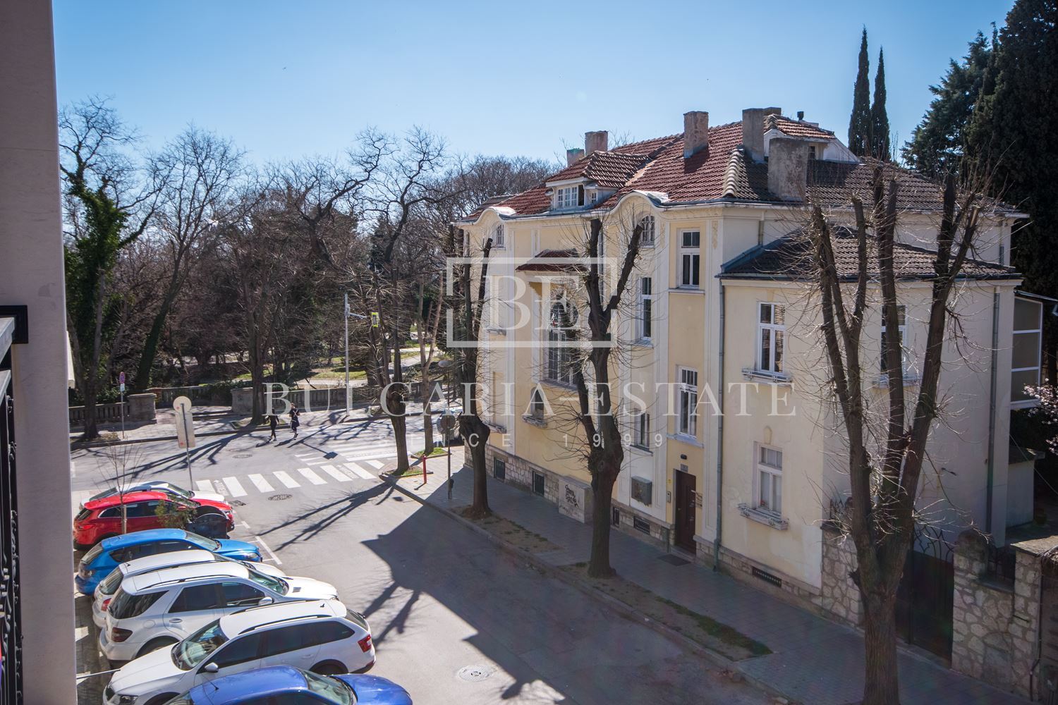 Тристаен апартамент в центъра на гр. Варна, до входа на Летния Театър, ул. Македония, Музикалното - 0