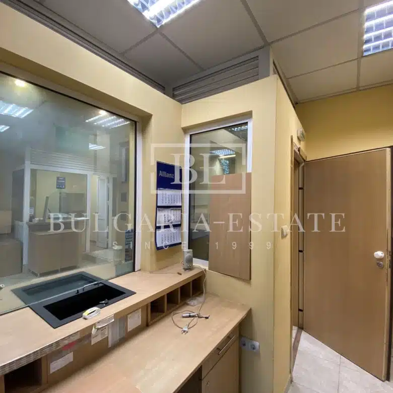Office 110 sq.m. Varna, Center, bul. Maria Louisa 9, ground floor, equipped bank branch - 0