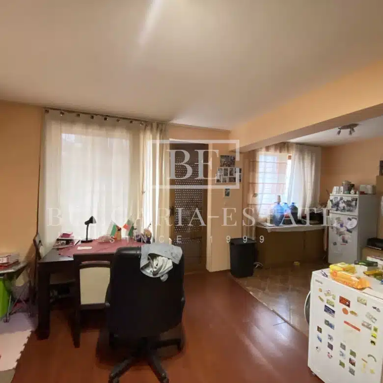 Продается двухкомнатная квартира в г. Варна, квартал. Бриз, 64 кв.м. рядом с токарем - 0
