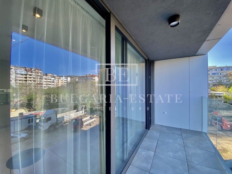 Luxury one-bedroom apartment for rent, g.k. Chaika - complex "The fifth element" with underground parking space - 0