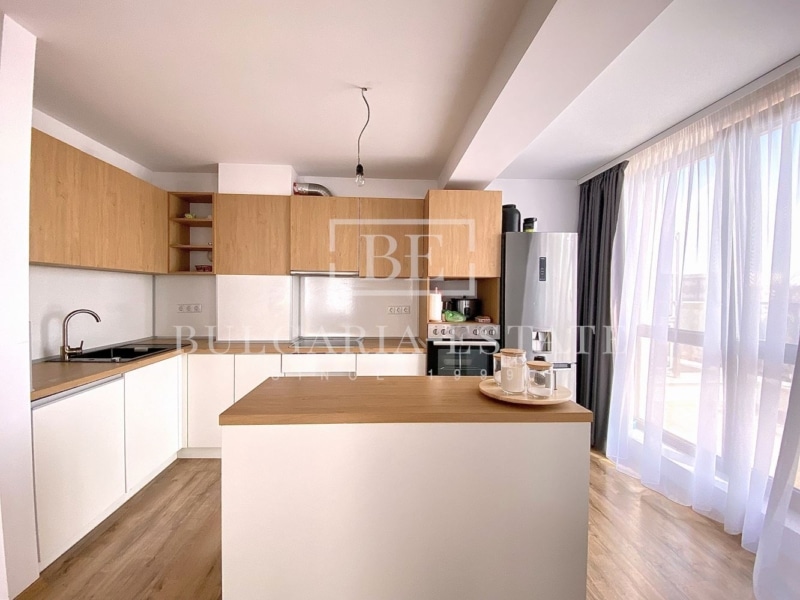 3-bedroom apartment with PARKING SPACE - Alen Mak, 143m² - 0