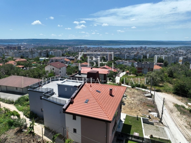 House with four bedrooms and unique view - Kochmar - 0