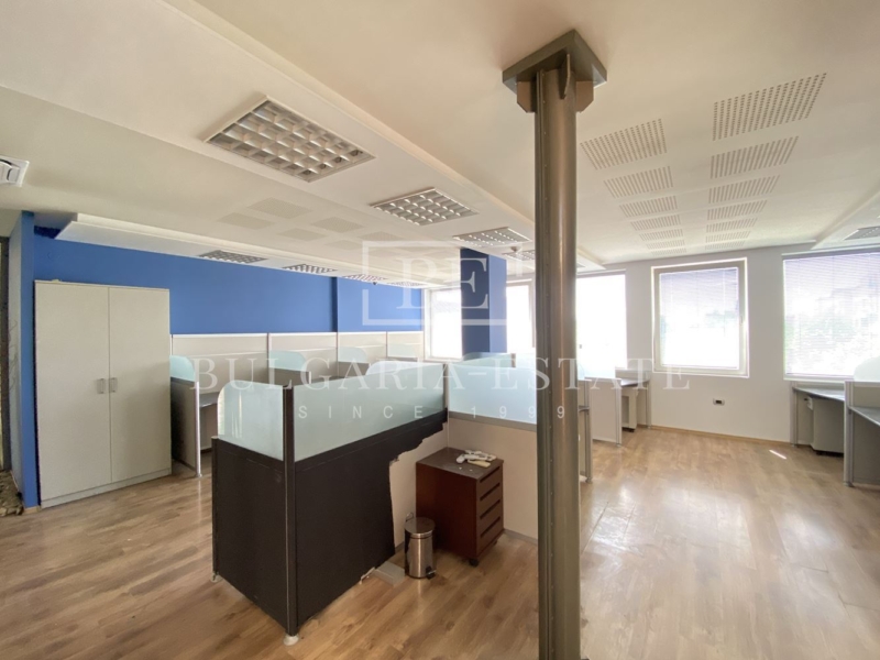 Vacant office space in an office building including all monthly expenses, TELEVISION, INTERNET, CAFE AND WATER, TOP LOCATION - 0