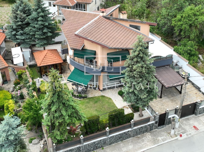 Luxury house with yard in the village of Rogachevo - just 10 minutes from the beaches of Albena! - 0