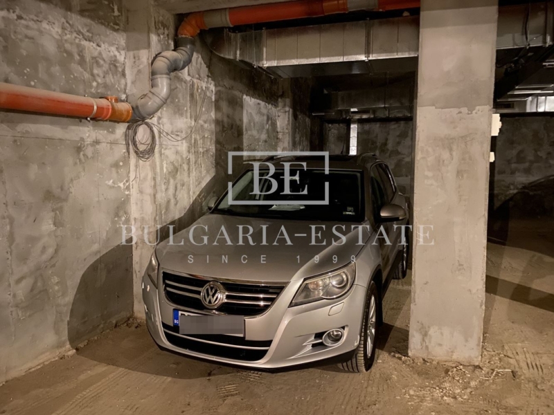 For sale double parking space in underground parking, Varna, center, ul. 28 sq.m. - 0