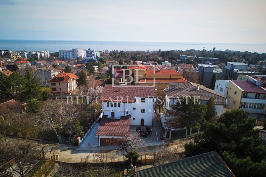 Floor of a house - 3-bedroom apartment, Evksinograd, gr. Varna, panorama - 0