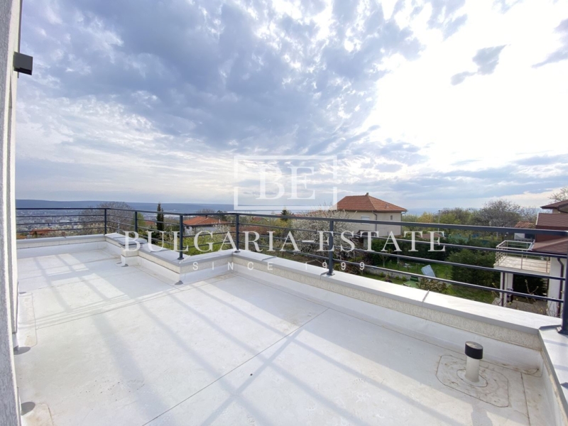 House with sea view in Varna, - three bedrooms, 1029 sq.m. plot, 214 sq.m. - 0