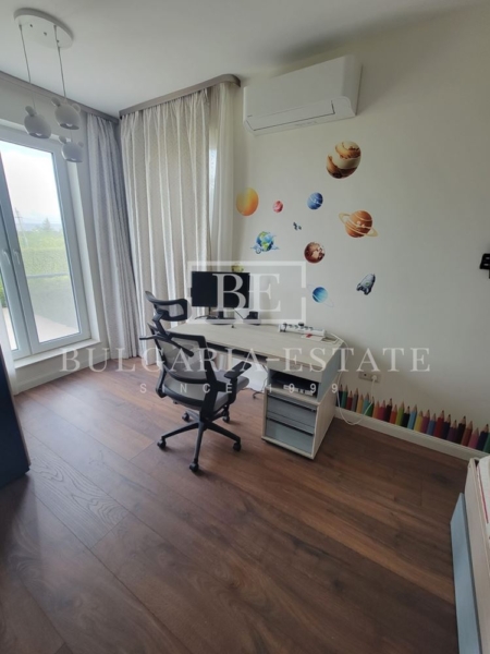 Bright 3-bedroom apartment for rent in Zelenika - Varna - 0