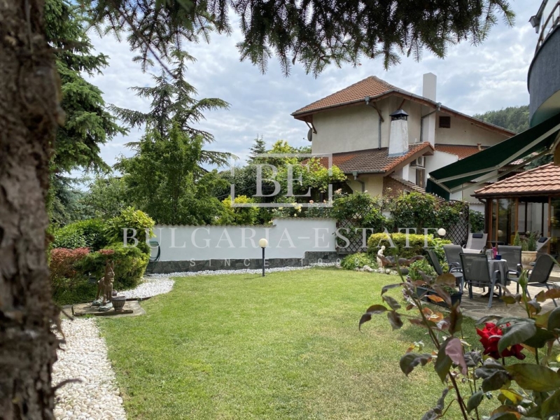 Luxury house with yard in the village of Rogachevo - just 10 minutes from the beaches of Albena! - 0