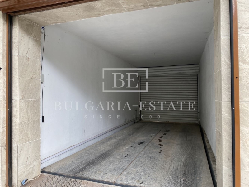 For sale double parking space in underground parking, Varna, center, ul. 28 sq.m. - 0