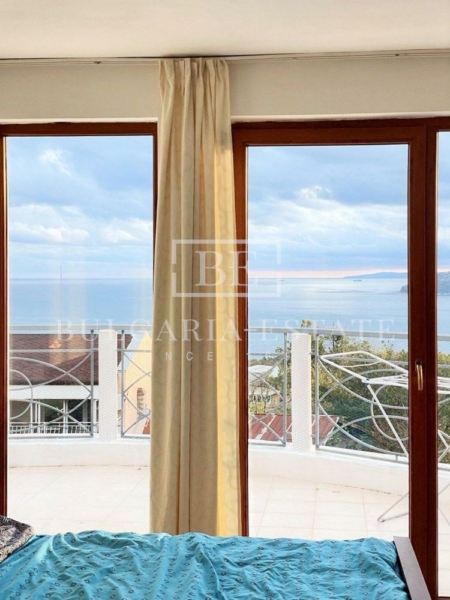 House in the quarter. Breeze, 240 sq.m. Floor area, sea view - 0