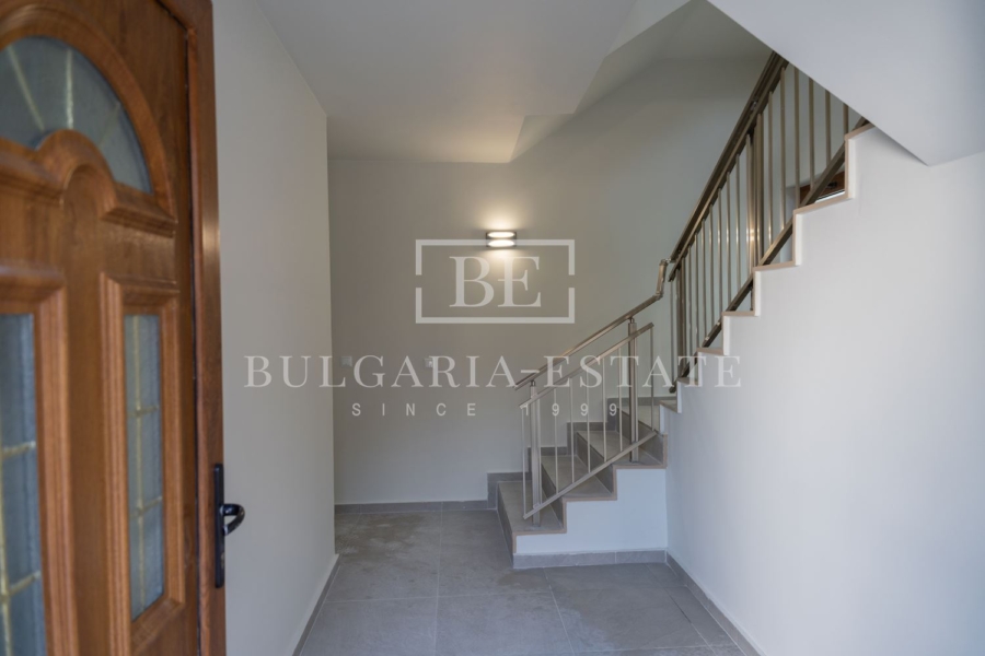 Floor of a house - 3-bedroom apartment, Evksinograd, gr. Varna, panorama - 0