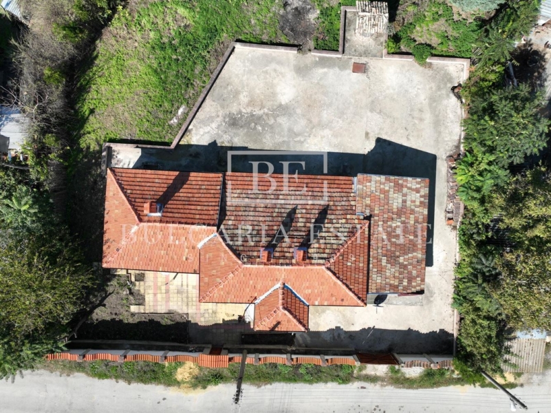 House in the village of Chernevo on two floors - 1100 sq.m. yard / 30 km from Varna - 0