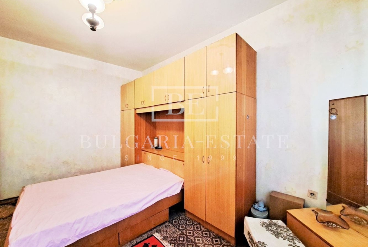 Room for rent behind the Municipality - 0