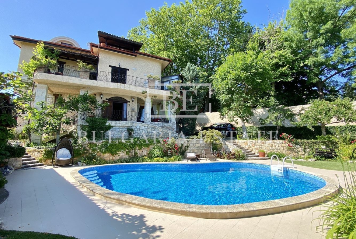 Luxury house with swimming pool, sauna, next to Kabakum beach, town. 515 sq. m. Floor area, 4 bedrooms - 0