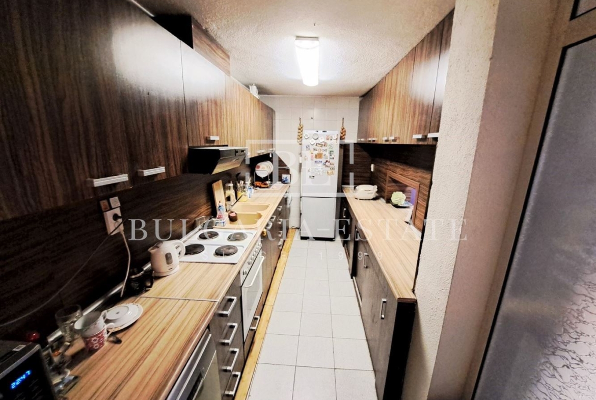 Vierstöckiges Haus mit unverbaubarer Aussicht ! - 0