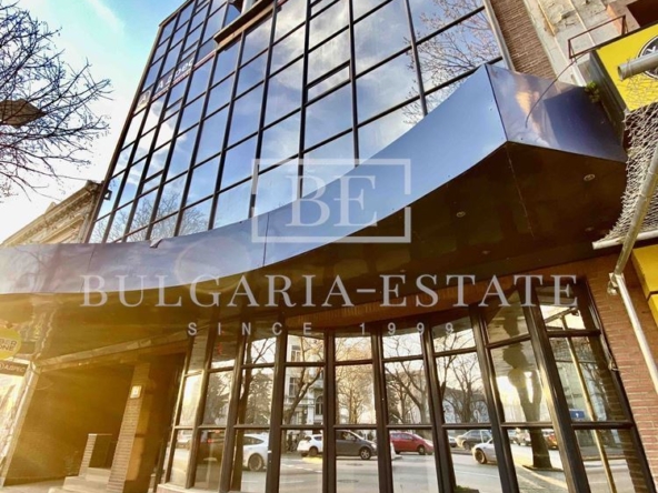 Ground floor in business center, private entrance - bul. Maria Louisa 9, meters from the Cathedral and Varna Municipality - 0