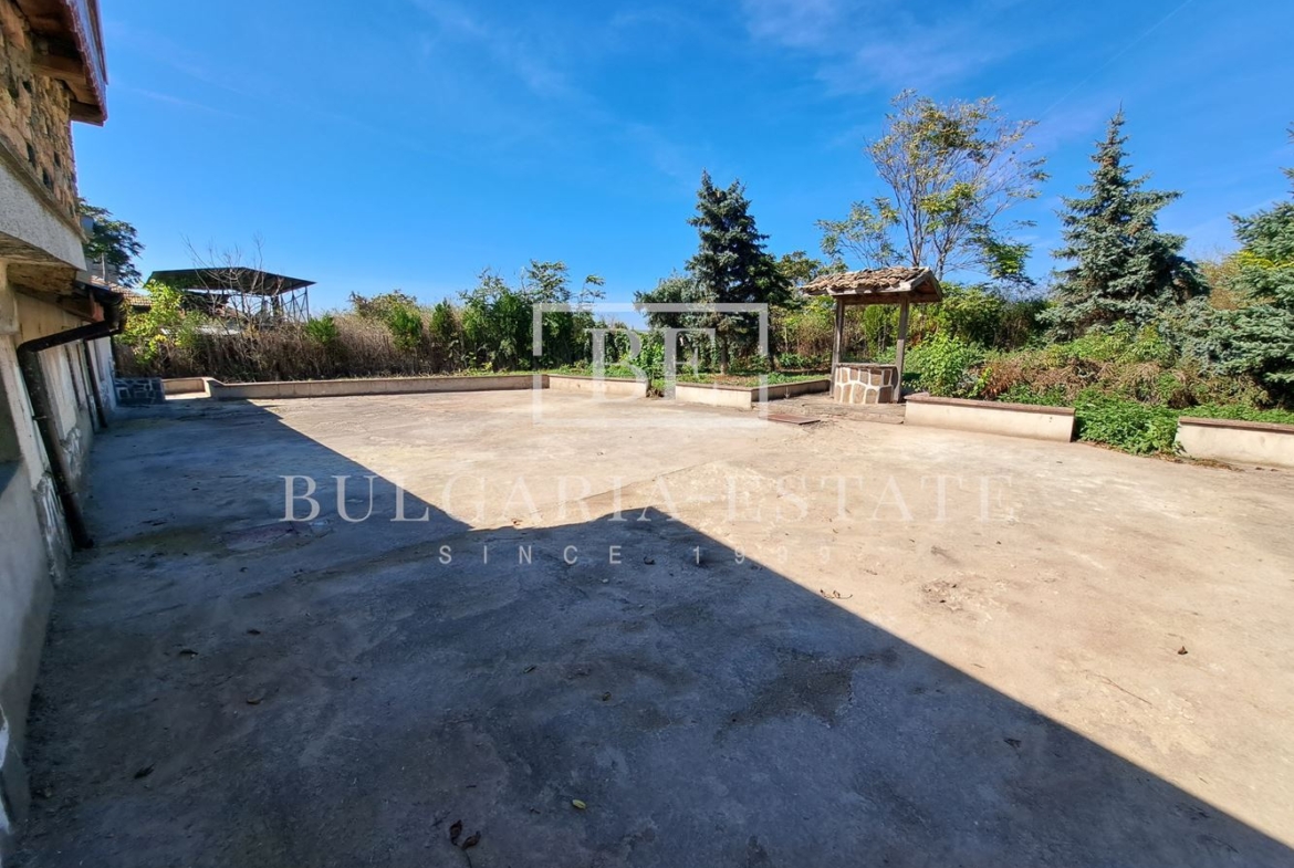 House in the village of Chernevo on two floors - 1100 sq.m. yard / 30 km from Varna - 0