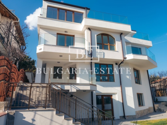 Detached house with yard, garage, amazing sea view, in mt. 614 sq. m., 4 floors - 0