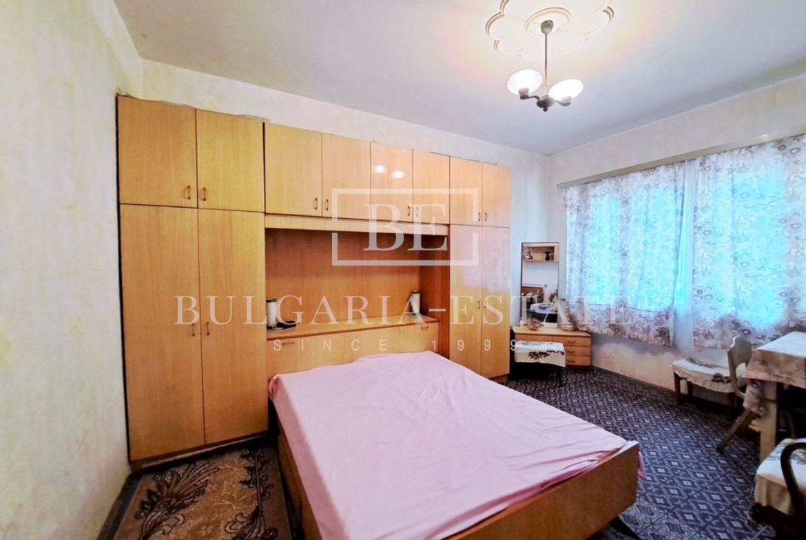 Room for rent behind the Municipality - 0