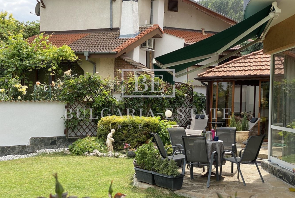 Luxury house with yard in the village of Rogachevo - just 10 minutes from the beaches of Albena! - 0