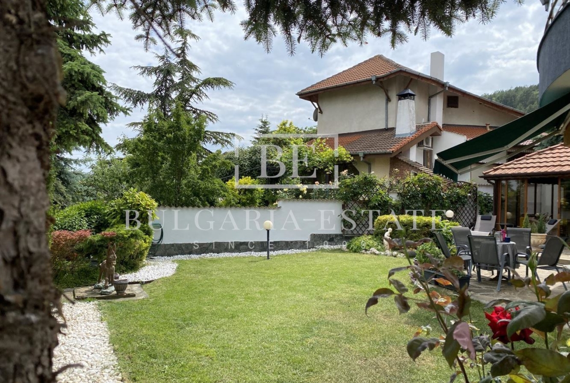 Luxury house with yard in the village of Rogachevo - just 10 minutes from the beaches of Albena! - 0