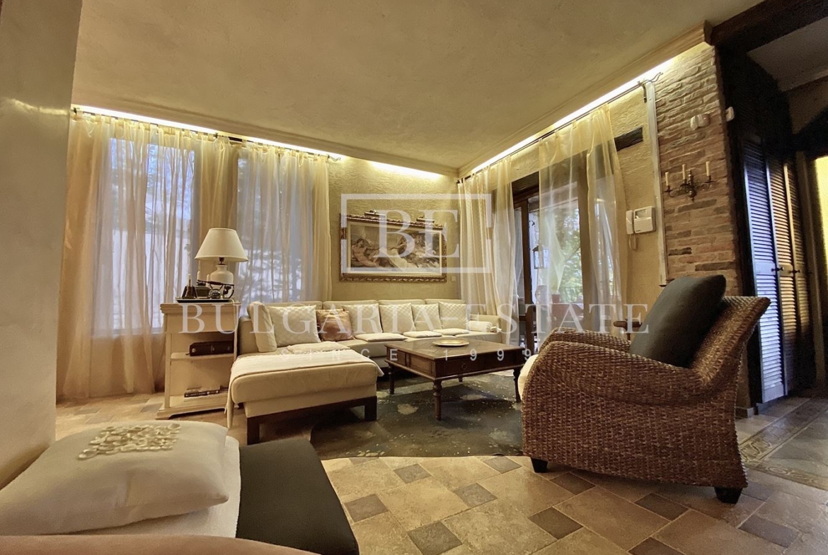 Luxury house with swimming pool, sauna, next to Kabakum beach, town. 515 sq. m. Floor area, 4 bedrooms - 0